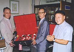 서울대교구 가톨릭사회복지회, 농아들에 핸드벨 기증